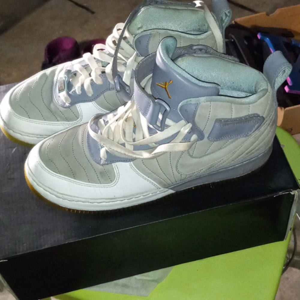 Jordans Fusion,  cleaned up since picutes!! I will ship next day